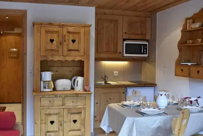 Image de À 250m des pistes de ski, Rez-de-chaussée, balcon, télévision, casier à ski, 25m², Méribel