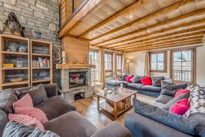 Chalet, vue pistes de ski, remise en forme, sauna, terrasse, balcon, cheminée ou poêle à bois