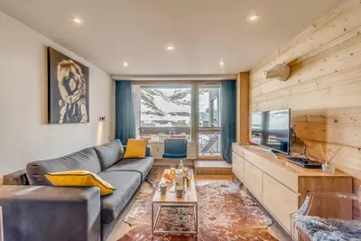 Image de 20m du centre station, 6ème étage, balcon, télévision, casier à ski, 50m², Tignes