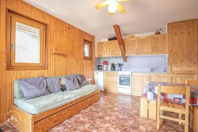 Image de À 10m des pistes de ski, Rez-de-chaussée, balcon, casier à ski, 25m², Aussois