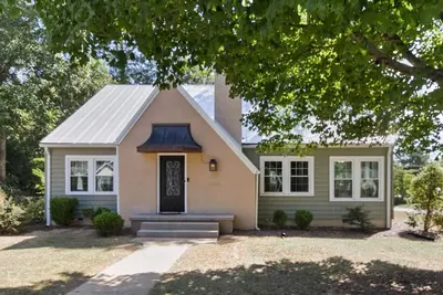 Image de The Nook - Beautiful Historic Home 2 Miles from Ua Campus!