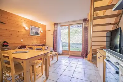 Image de À 10m des pistes de ski, Rez-de-chaussée, vue limitée, télévision, casier à ski, 36m², Aussois