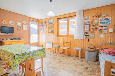 Image de 1er étage, balcon, télévision, casier à ski, 37m², Aussois