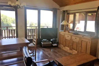 Image de 2ème étage, vue pistes de ski, balcon, parking, télévision, 65m², La Joue du Loup