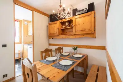 Image de À 5m des pistes de ski, 1er étage, vue pistes de ski, balcon, casier à ski, 31m², Valmorel