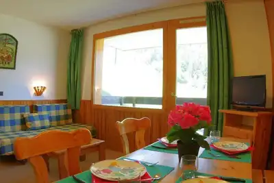 Image de À 100m des pistes de ski, 1er étage, vue pistes de ski, balcon, télévision, casier à ski, 35m²