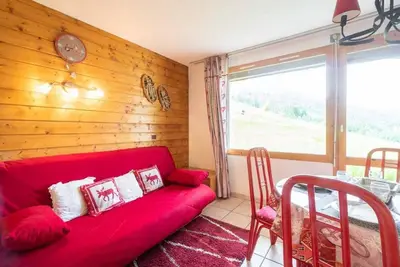 Image de À 5m des pistes de ski, 2ème étage, terrasse, télévision, casier à ski, 37m², Valmorel