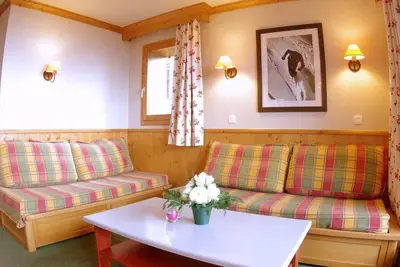 Image de À 240m des pistes de ski, vue vallée, balcon, télévision, casier à ski, 32m², Valmorel