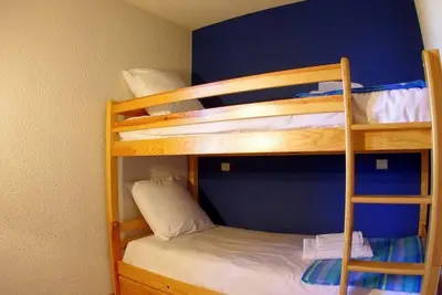 Image de À 5m des pistes de ski, 10ème étage, vue panoramique, balcon, télévision, casier à ski, 27m²