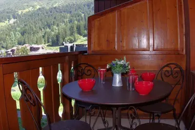 Image de À 5m des pistes de ski, 1er étage, vue vallée, balcon, casier à ski, 24m², Valmorel