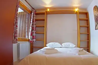 Image de À 5m des pistes de ski, 1er étage, vue montagne, casier à ski, 24m², Valmorel