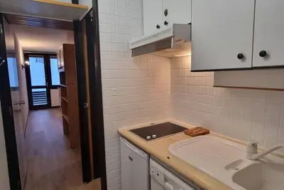 Image de À 10m des pistes de ski, vue pistes de ski, balcon, télévision, casier à ski, 26m², La Plagne