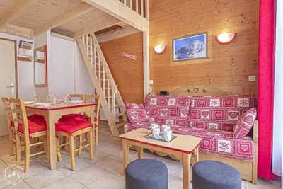 Image de À 10m des pistes de ski, 4ème étage, balcon, télévision, casier à ski, 36m², Aussois