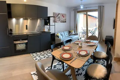 Image de À 100m des pistes de ski, Rez-de-chaussée, terrasse, télévision, casier à ski, 47m², Les Saisies