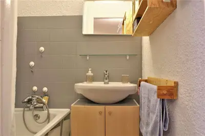 Image de À 100m des pistes de ski, 1er étage, balcon, télévision, casier à ski, 28m², Risoul