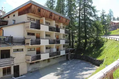 Image de À 20m des pistes de ski, 1er étage, balcon, casier à ski, 23m², Vars