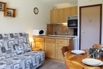Image de 50m du centre station, balcon, télévision, casier à ski, 24m², Vars