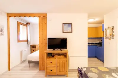 Image de À 20m des remontées, Rez-de-chaussée, remise en forme, piscine, balcon, télévision, casier à ski