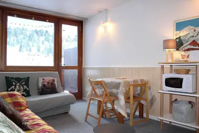 Image de 3ème étage, vue pistes de ski, balcon, télévision, casier à ski, 22m², La Plagne