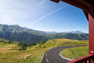 Image de 100m du centre station, 1er étage, balcon, télévision, casier à ski, 40m², Peyragudes