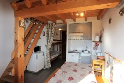 Image de 10m des commerces, 3ème étage, balcon, parking, télévision, casier à ski, 24m², La Toussuire