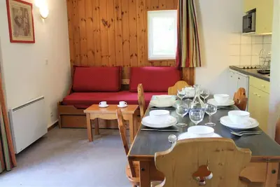 Image de 200m du centre station, 3ème étage, balcon, télévision, casier à ski, 40m², Vars