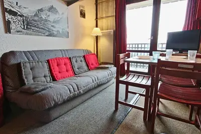 Image de À 300m des pistes de ski, 12ème étage, balcon, parking, télévision, casier à ski, 21m², Chamrousse