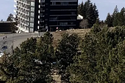 Image de À 300m des pistes de ski, 3ème étage, balcon, télévision, casier à ski, 27m², Chamrousse