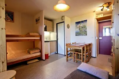 Image de À 100m des pistes de ski, 3ème étage, balcon, télévision, casier à ski, 24m², Chamrousse