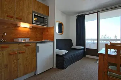 Image de À 100m des pistes de ski, 2ème étage, balcon, télévision, casier à ski, 21m², Chamrousse