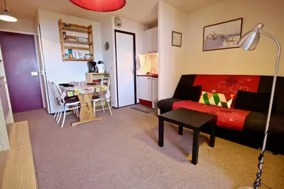 Image de À 100m des pistes de ski, 3ème étage, balcon, télévision, casier à ski, 23m², Chamrousse