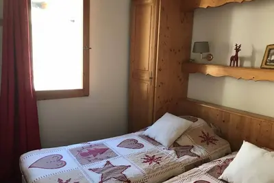 Image de À 50m des pistes de ski, 1er étage, piscine, sauna, hammam, balcon, télévision, casier à ski, 33m²