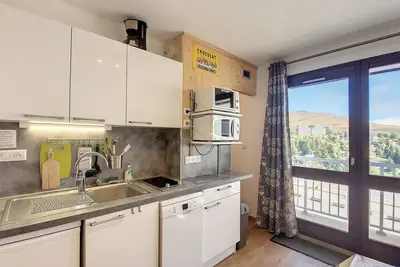 Image de À 10m des pistes de ski, 4ème étage, balcon, télévision, casier à ski, 20m², La Toussuire