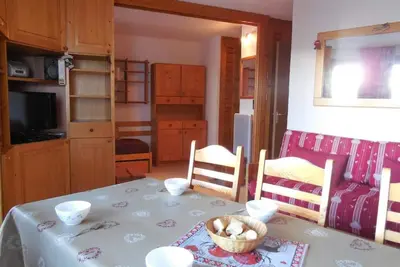 Image de Pied des pistes de ski, 3ème étage, vue station, balcon, télévision, casier à ski, 34m²