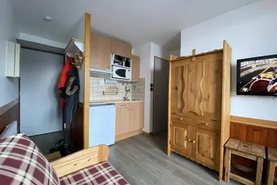 Image de À 100m des pistes de ski, 1er étage, vue montagne, balcon, télévision, casier à ski, 20m²