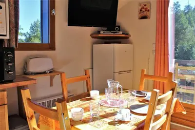 Image de À 50m des pistes de ski, 4ème étage, balcon, télévision, casier à ski, 26m², Risoul