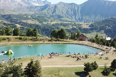 Image de À 300m des pistes de ski, 2ème étage, terrasse, parking, télévision, casier à ski, 36m²