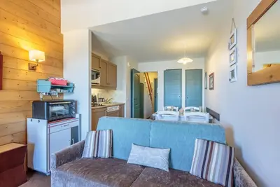 Image de À 10m des pistes de ski, 5ème étage, vue montagne, balcon, casier à ski, 30m², Montchavin La Plagne