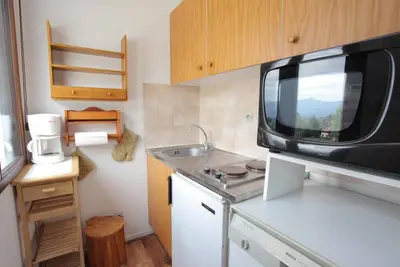 Image de À 10m des pistes de ski, 2ème étage, télévision, casier à ski, 22m², La Toussuire