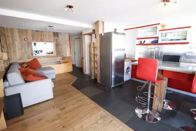 Image de 10m du centre station, 1er étage, vue station, télévision, casier à ski, 54m², Tignes