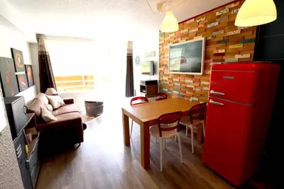 Image de À 10m des pistes de ski, Rez-de-chaussée, balcon, télévision, 24m², Tignes