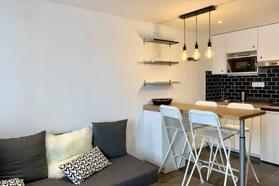 Image de À 100m des pistes de ski, 1er étage, balcon, télévision, casier à ski, 22m², Tignes