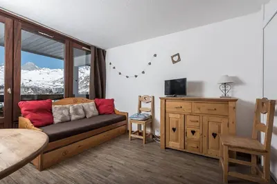 Image de À 300m des pistes de ski, 9ème étage, vue station, balcon, télévision, casier à ski, 21m², Tignes