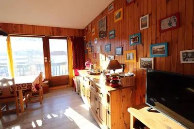 Image de 100m du centre station, Rez-de-chaussée, balcon, télévision, casier à ski, 64m², Tignes