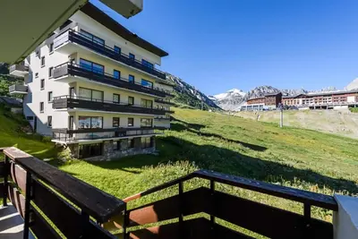 Image de À 10m des pistes de ski, Rez-de-chaussée, vue pistes de ski, balcon, télévision, casier à ski, 45m²