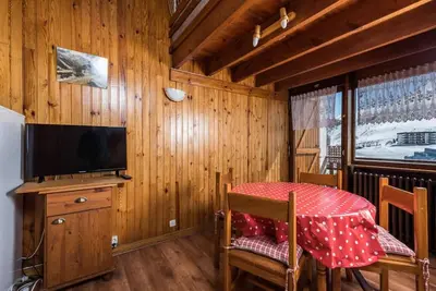 Image de 4ème étage, balcon, télévision, 24m², Tignes
