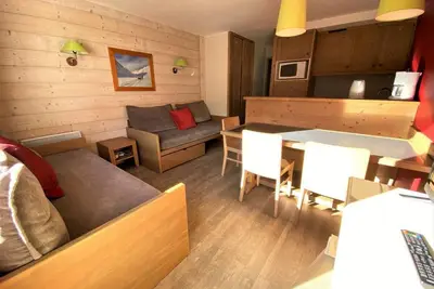 Image de À 100m des pistes de ski, 6ème étage, vue forêt, balcon, télévision, casier à ski, 56m², La Tania
