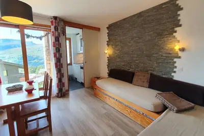 Image de 200m des commerces, étage -1, vue montagne, terrasse, télévision, casier à ski, 20m²