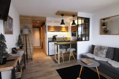 Image de À 200m des pistes de ski, 2ème étage, balcon, télévision, casier à ski, 24m², Alpe d'Huez