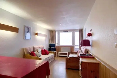 Image de À 10m des pistes de ski, vue montagne, balcon, télévision, casier à ski, 53m², La Plagne